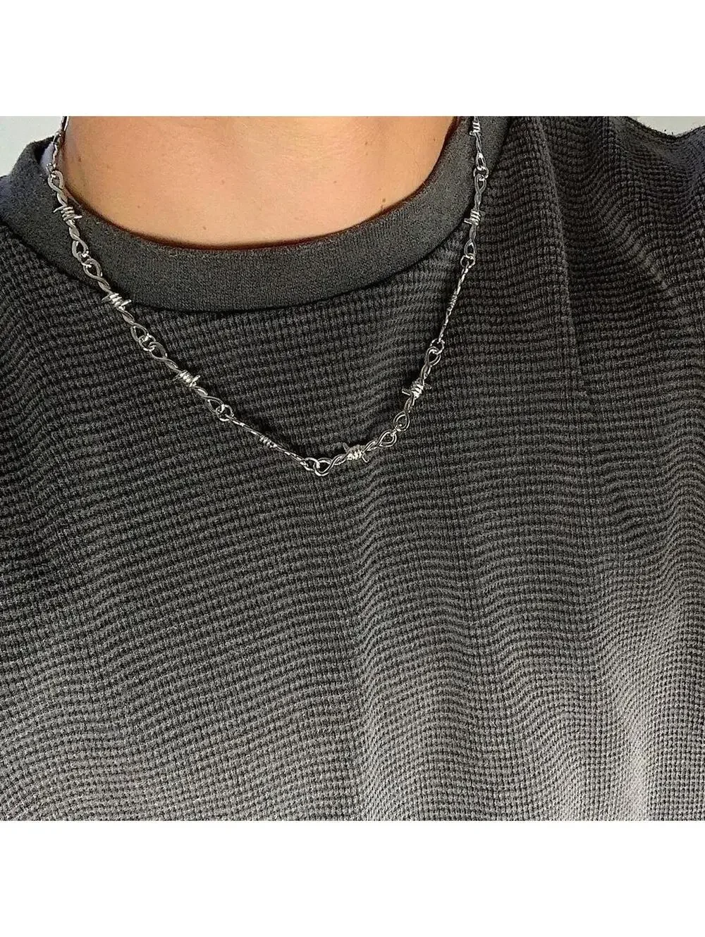 Y2k barbwire opium punk style necklace. Cool design. Nice quality. Chain is